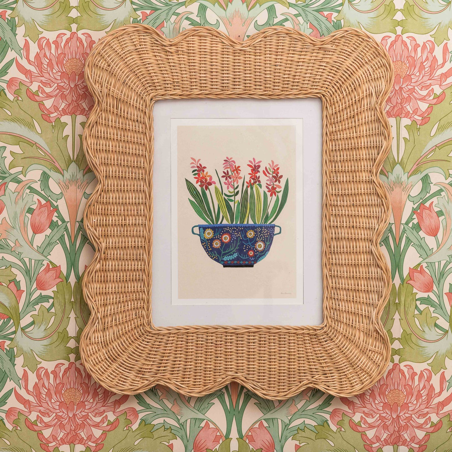 Mimi Scalloped Photo Frame