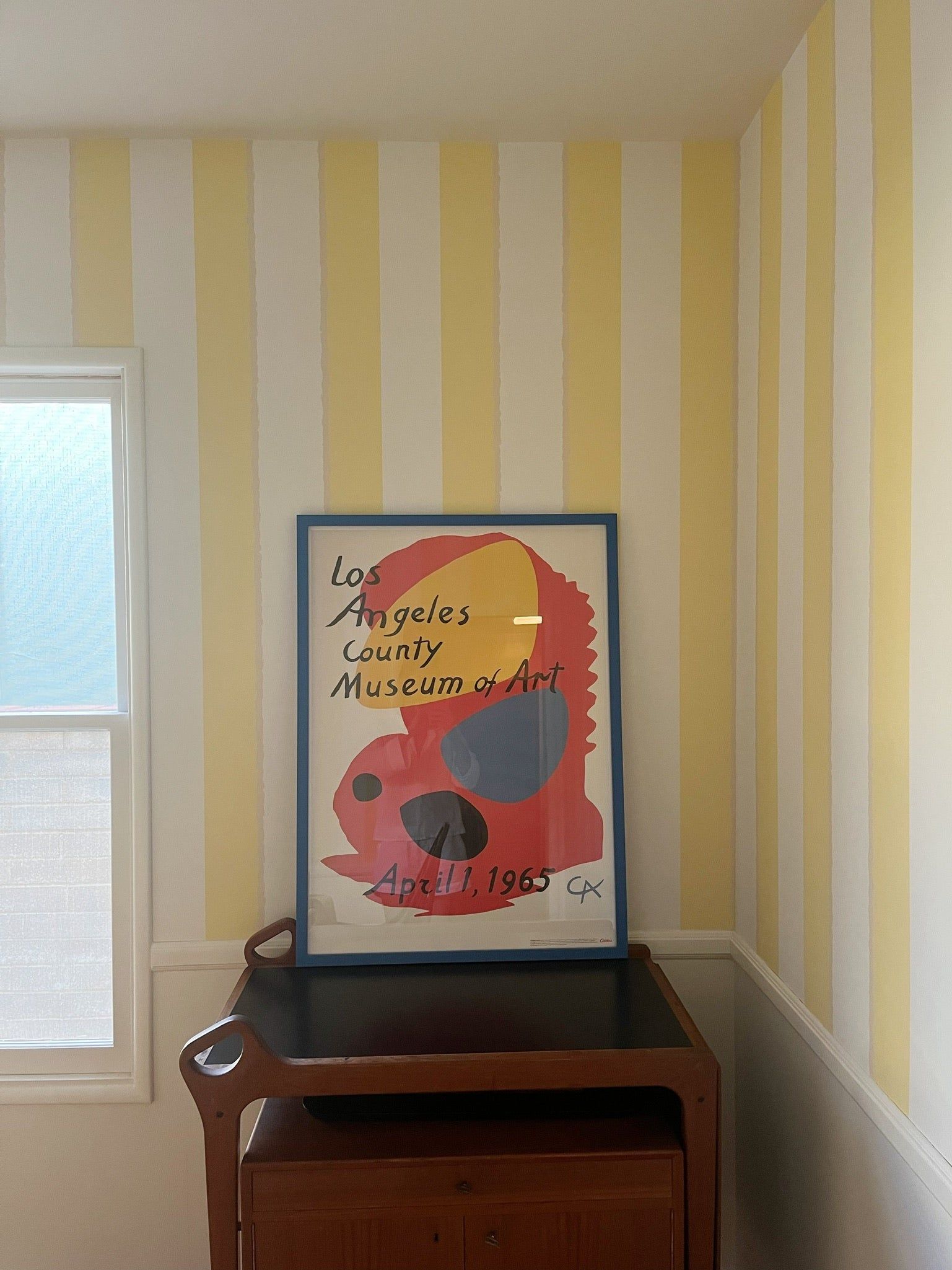 Wide Stripes Aligned Wallpaper – BUTTERMILK