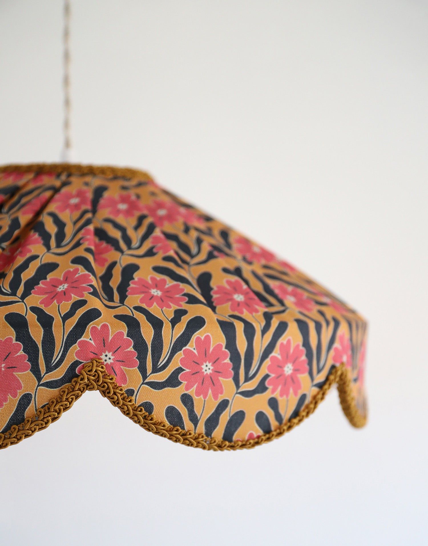 Floral-Shaped Pendant Light Cosette “Goa Flowers”