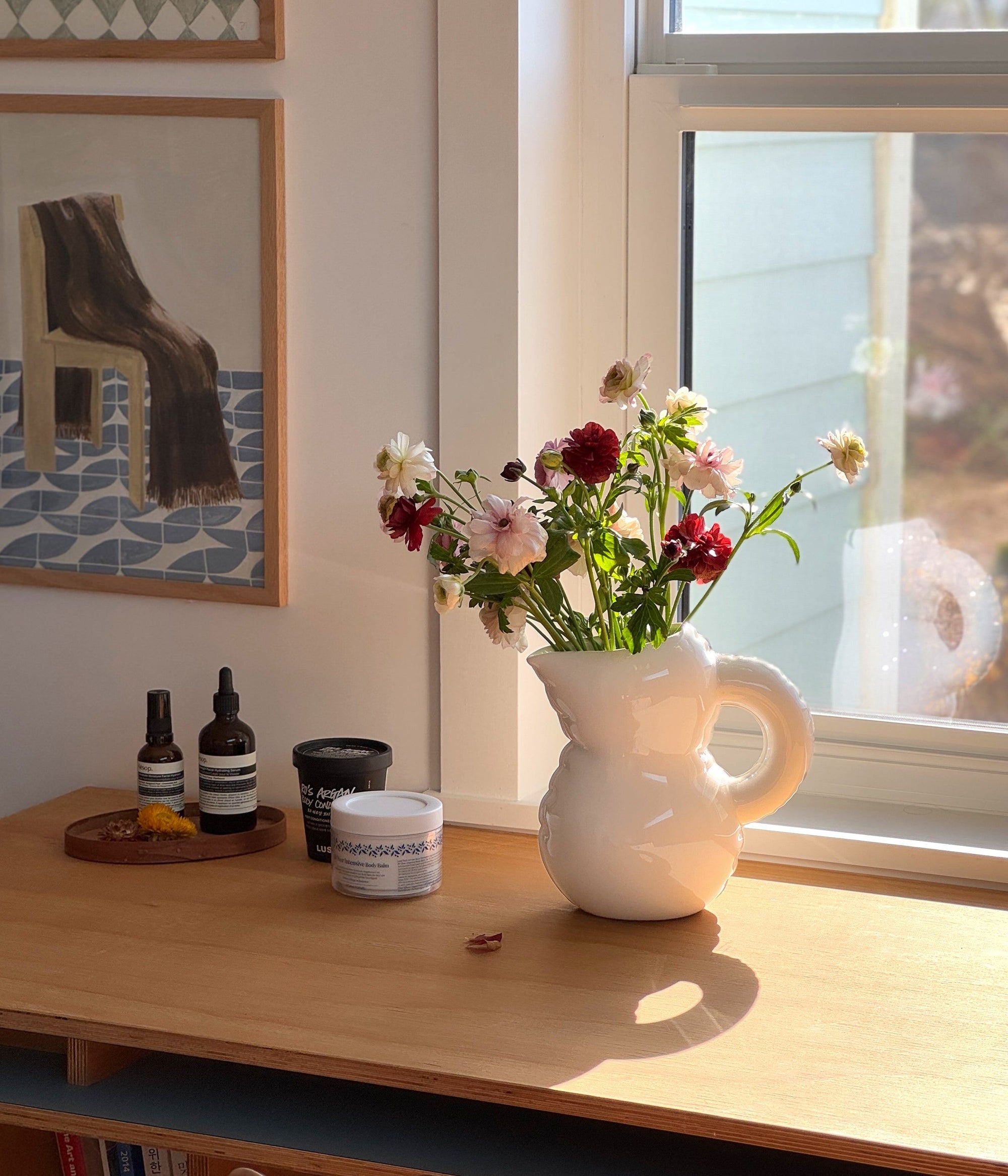 Jug 'EMILY' Bone Gloss