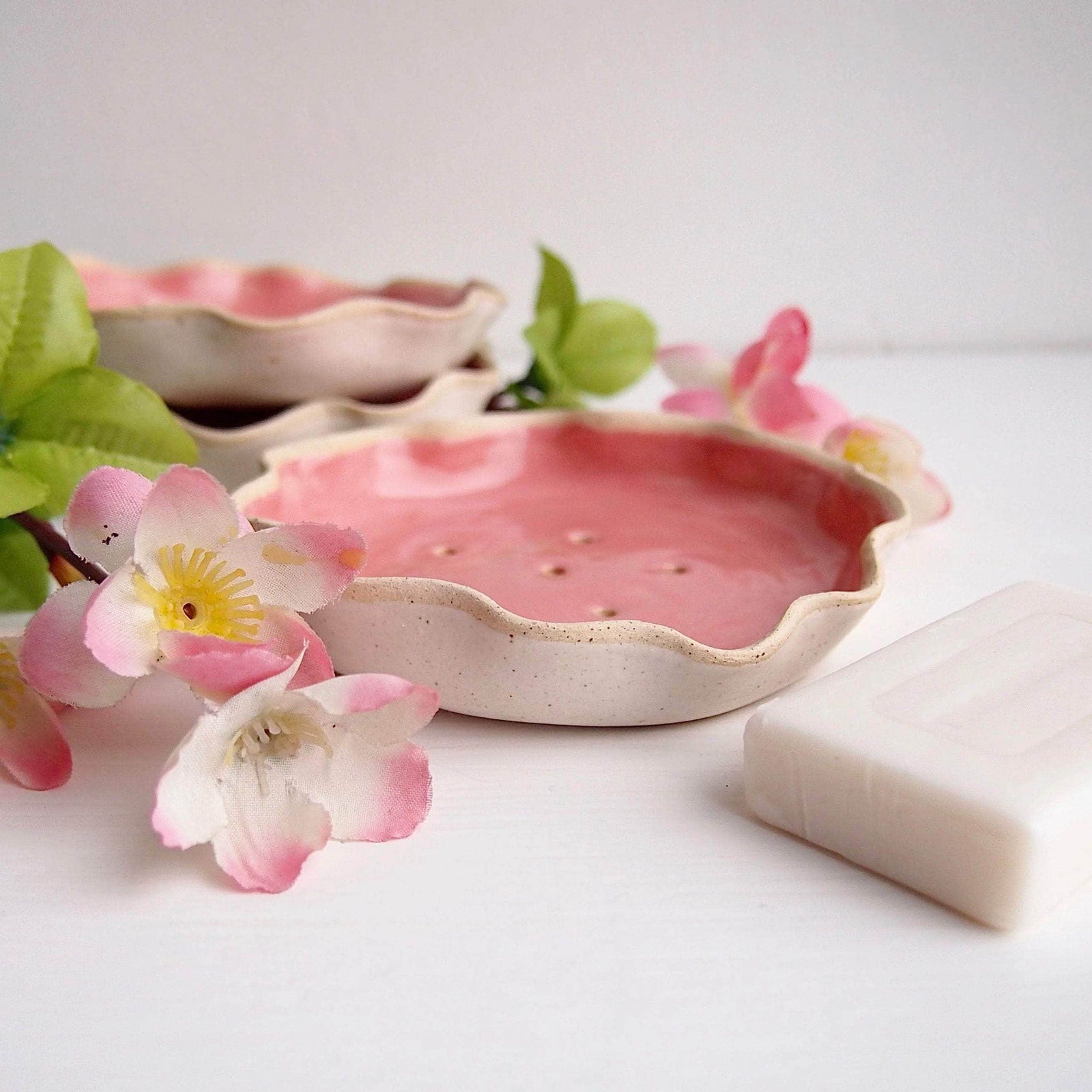 Handmade Pink Curvy Edge Ceramic Soap Dish