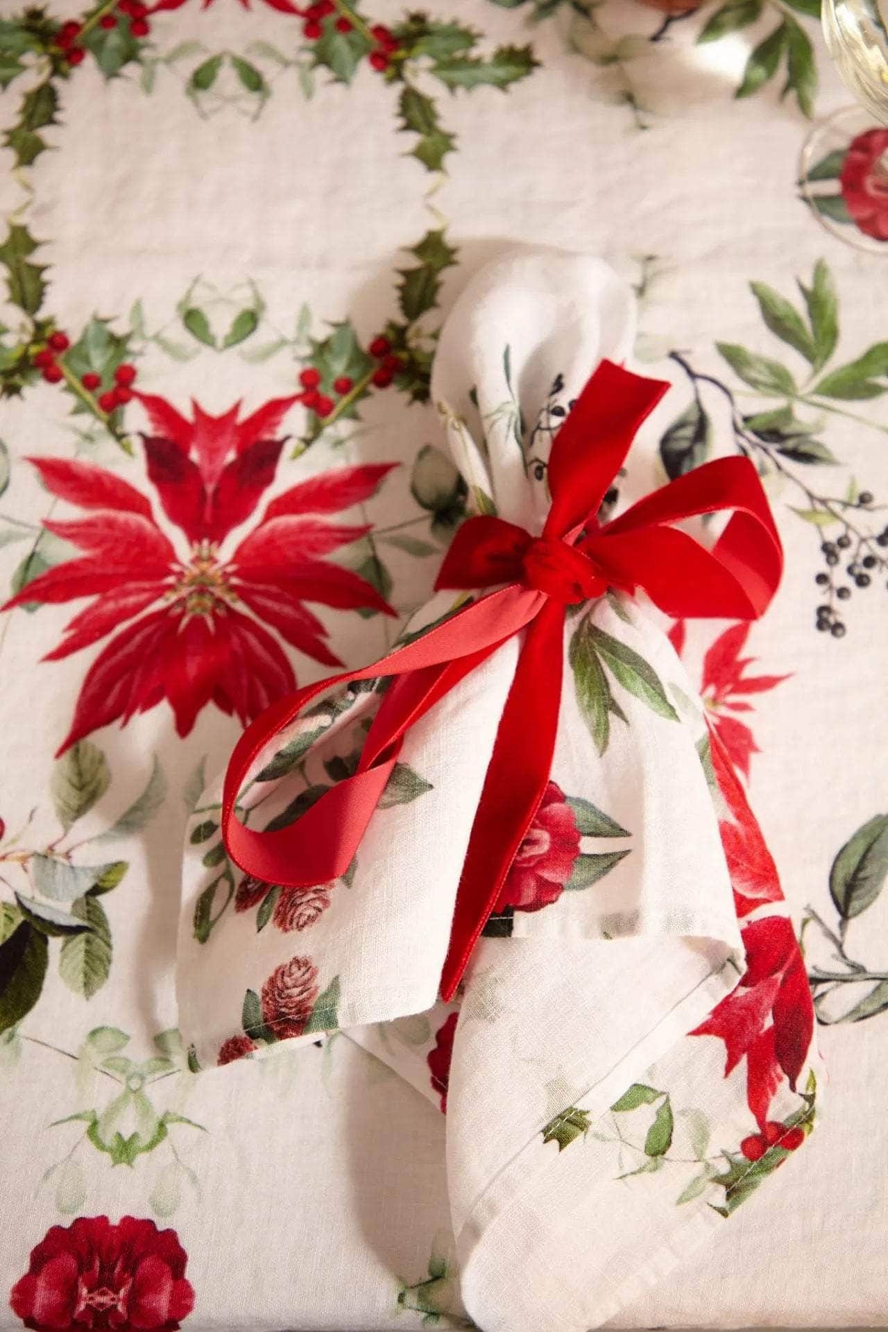 Winter Bloom Linen Tablecloth