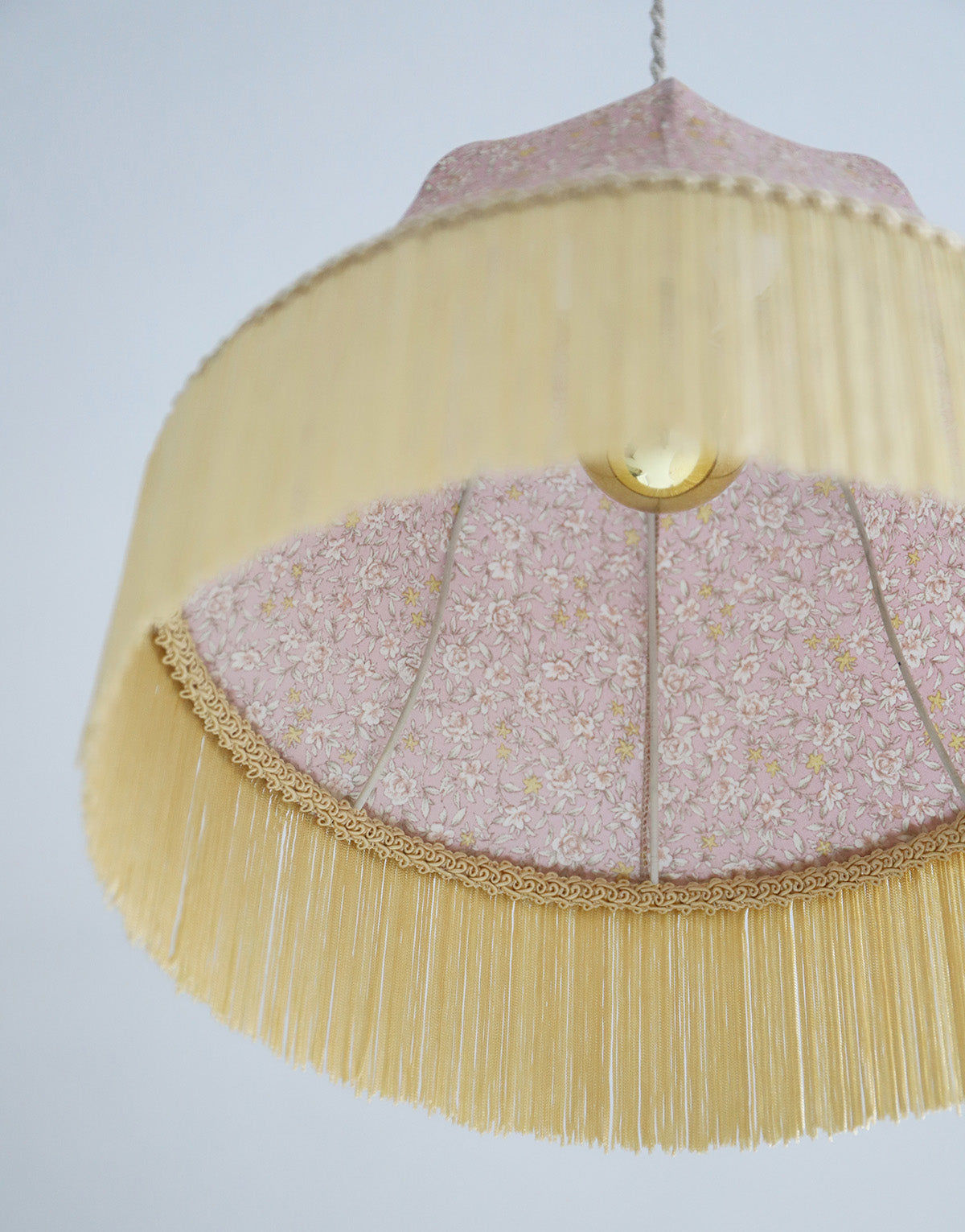 Vintage Bell-Shaped Pendant Light Printed with Fringes