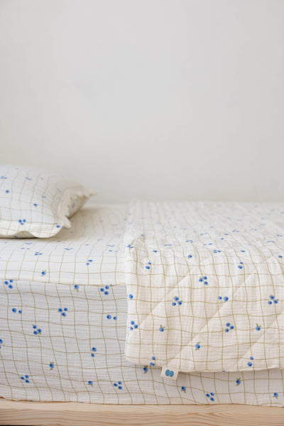 Soft Quilt Blanket – Blueberries