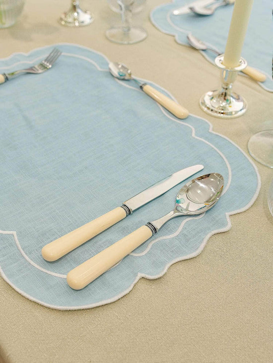 Clou Placemat, Light Blue with White