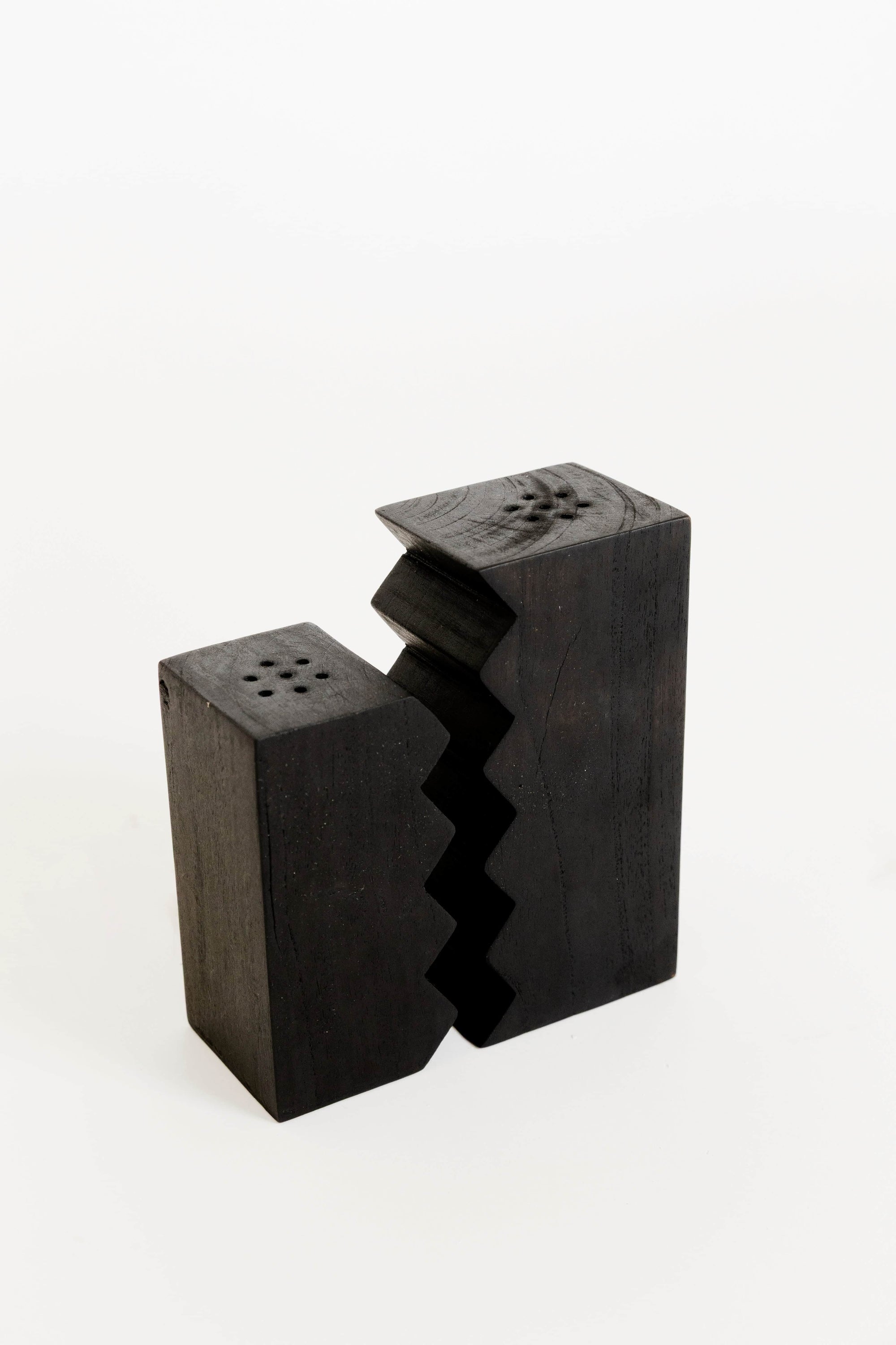 HOF Nido Salt and Pepper Shakers