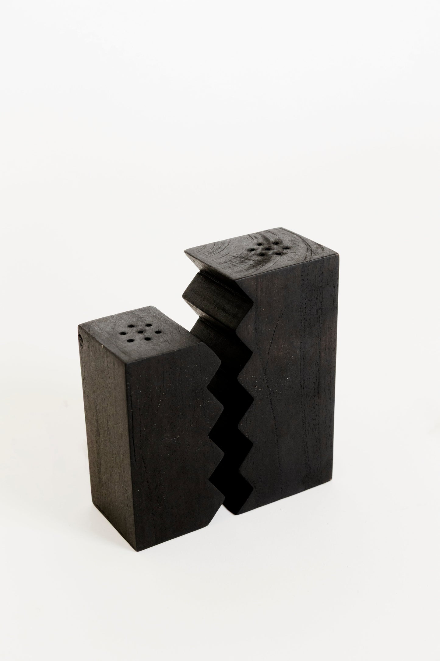 HOF Nido Salt and Pepper Shakers