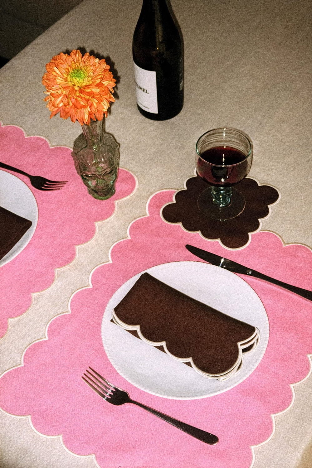 Zero-Waste Scalloped Linen Placemats Bubblegum Pink - Set of 2