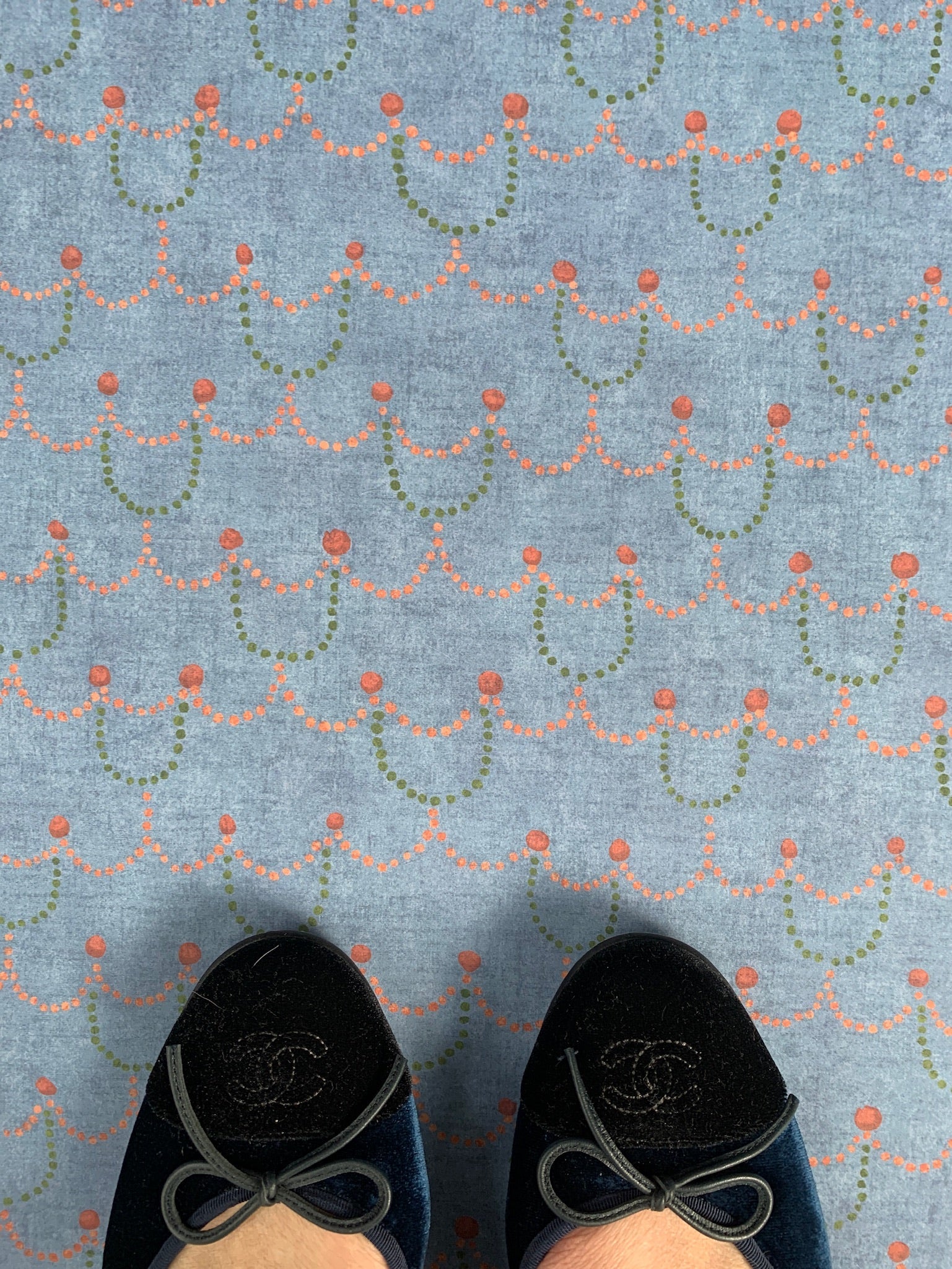 Pearl Chain Wallpaper – CIRCO