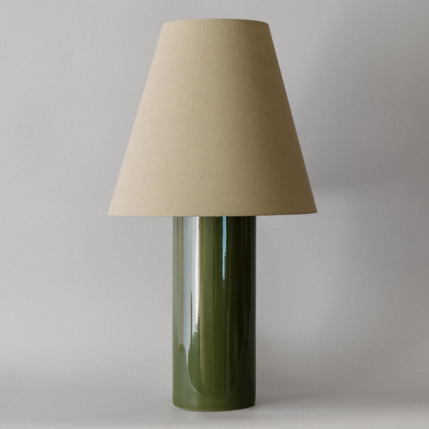 Giro Treetop & Beige Table Lamp
