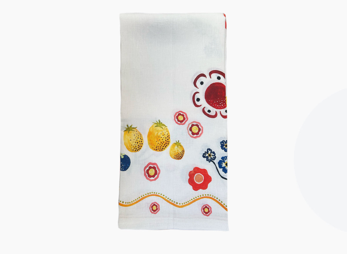 Scalloped Edge Fruits and Flora Table linen