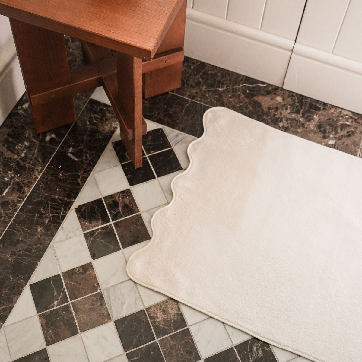 Ivory Cotton Wavy Bath Mat