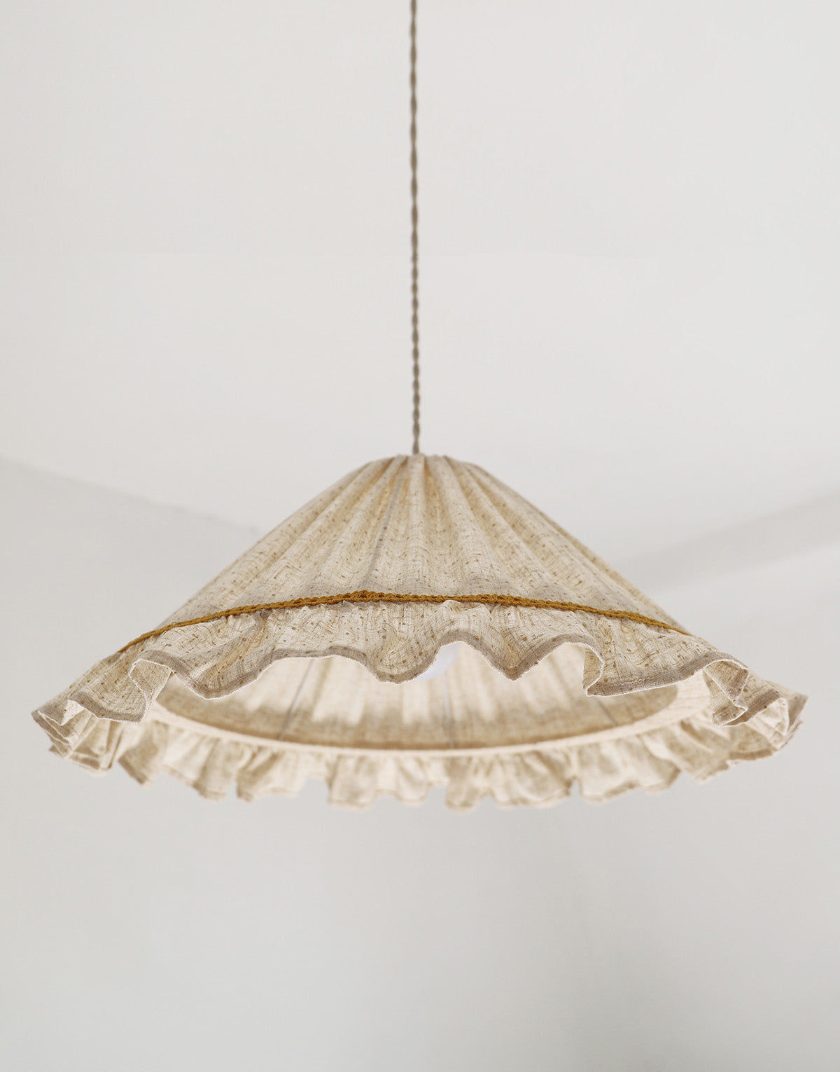 Conical Pendant Light With Ruffle Emilia “Classic Dots”