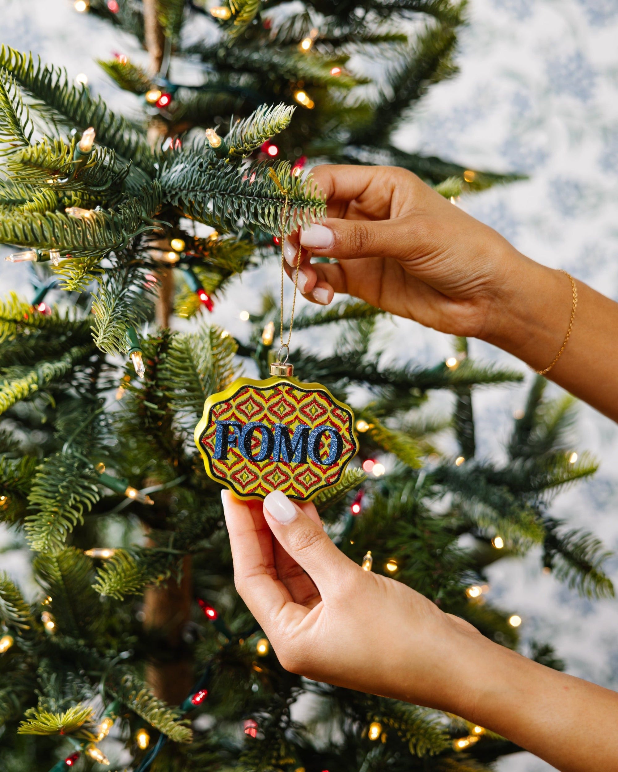 Scallop Ornament - FOMO