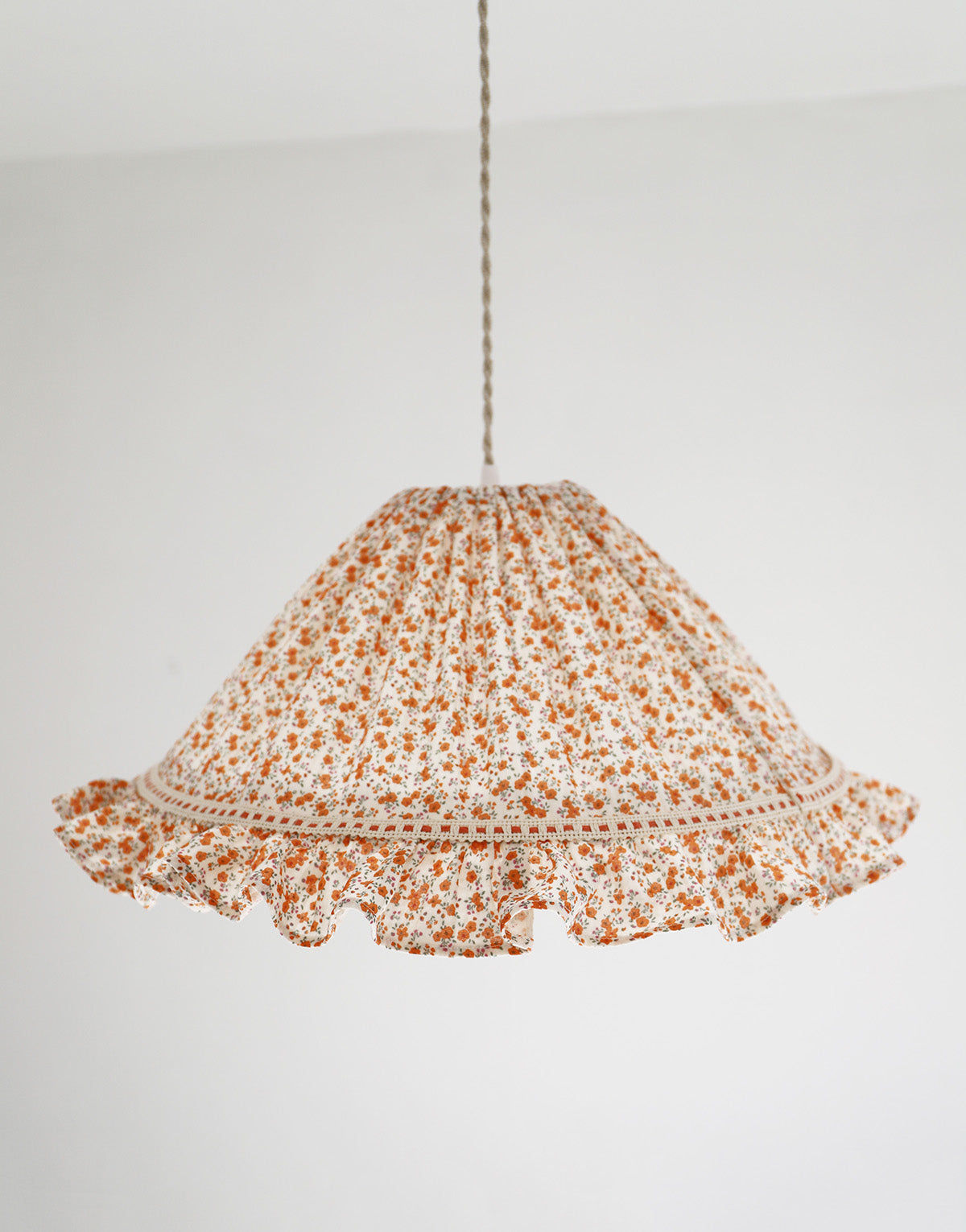 Conical Pendant Light With Ruffle Emilia “Fleurettes”