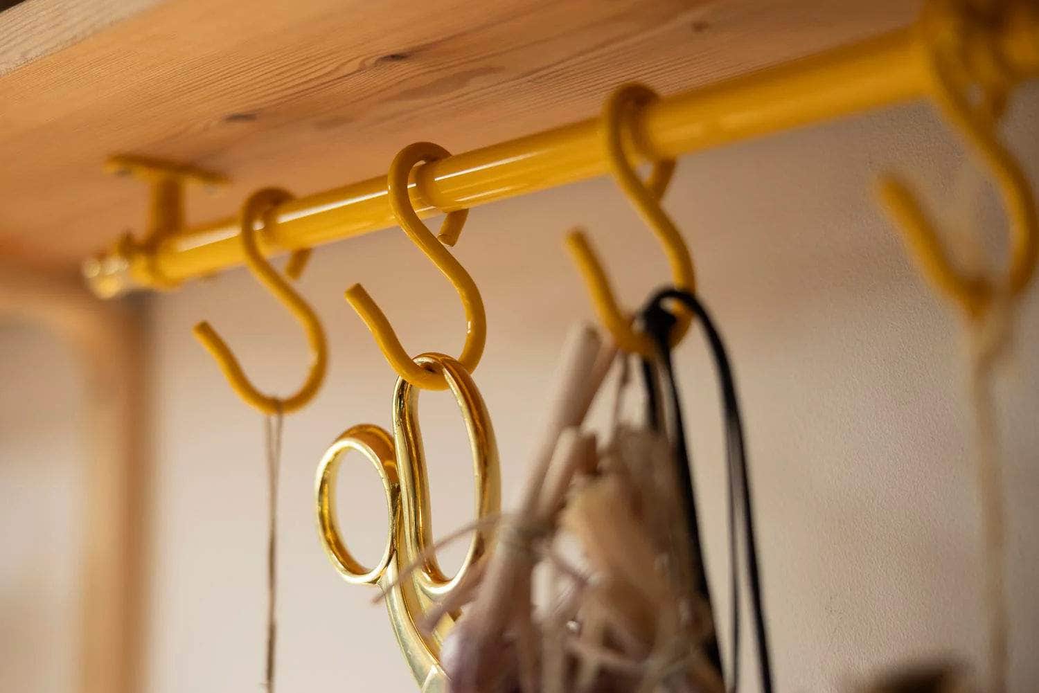 The 40cm Signal Yellow Hanging Rail