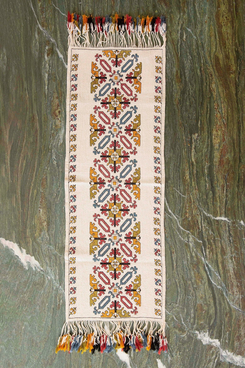 Kerasma Vintage Table Runner