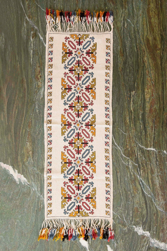 Kerasma Vintage Table Runner