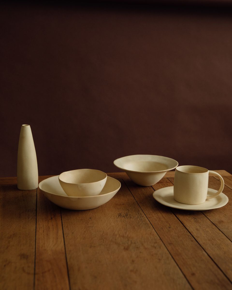 Yukina Omori Tall Vase (Light Beige / Dark Beige)