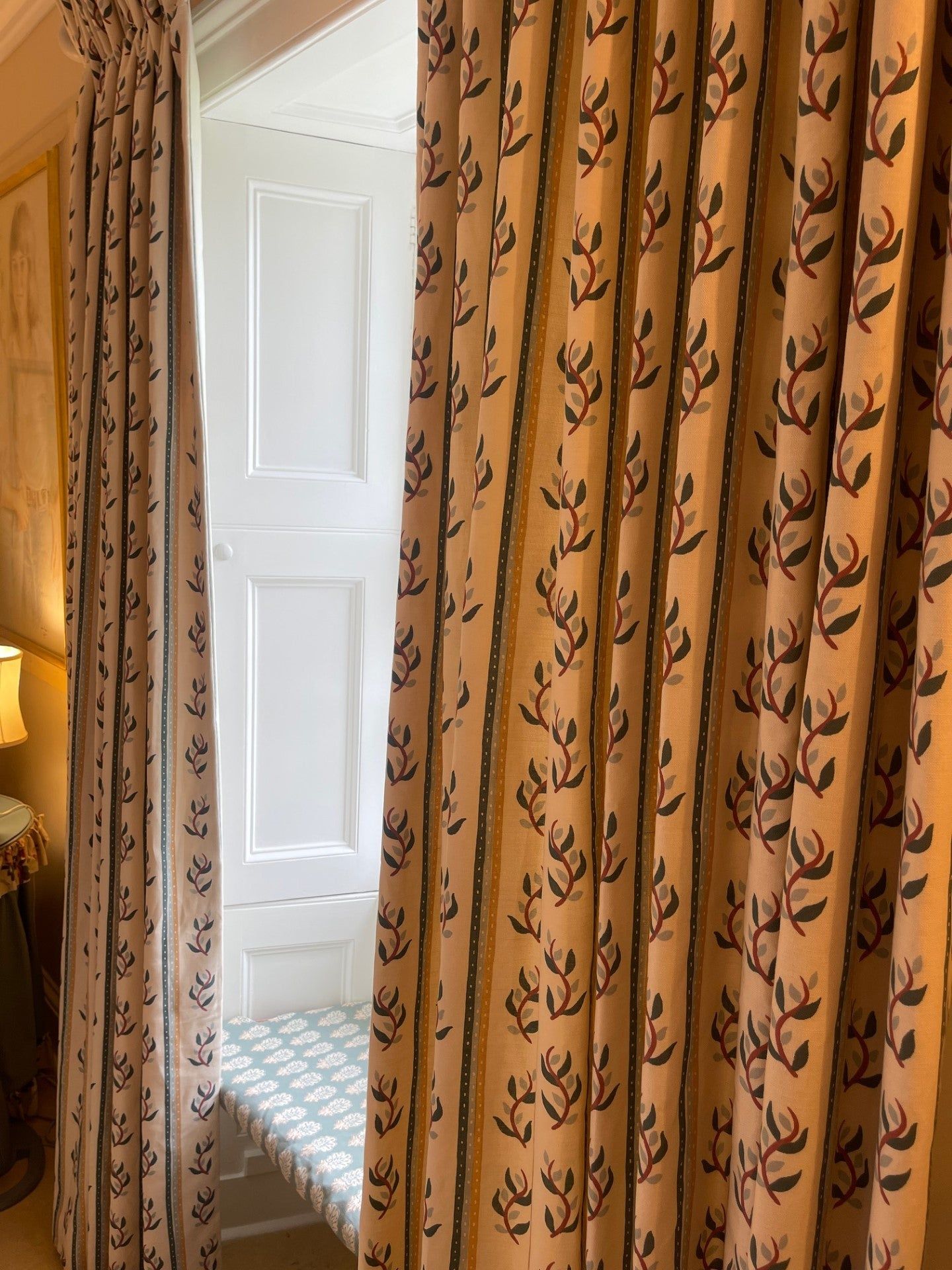 Home Collection - Rill Three With Flowers Fabric