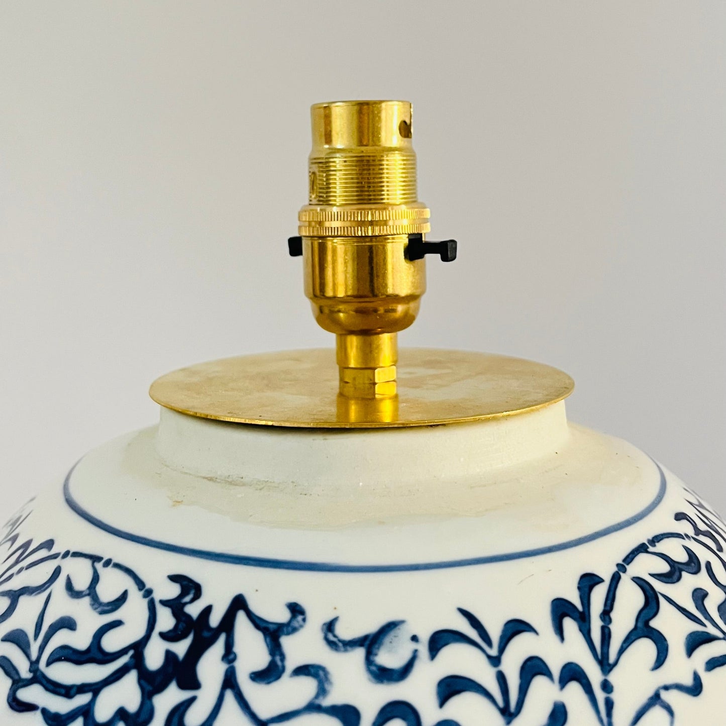 Antique Ginger Jar Lamp