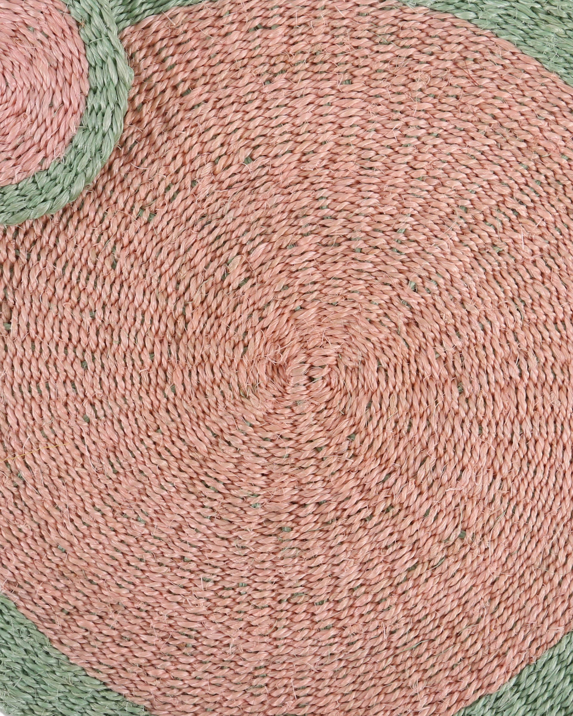 ZAMBARAU: Dusty Pink and Sapling Green Sisal Circular Placemat