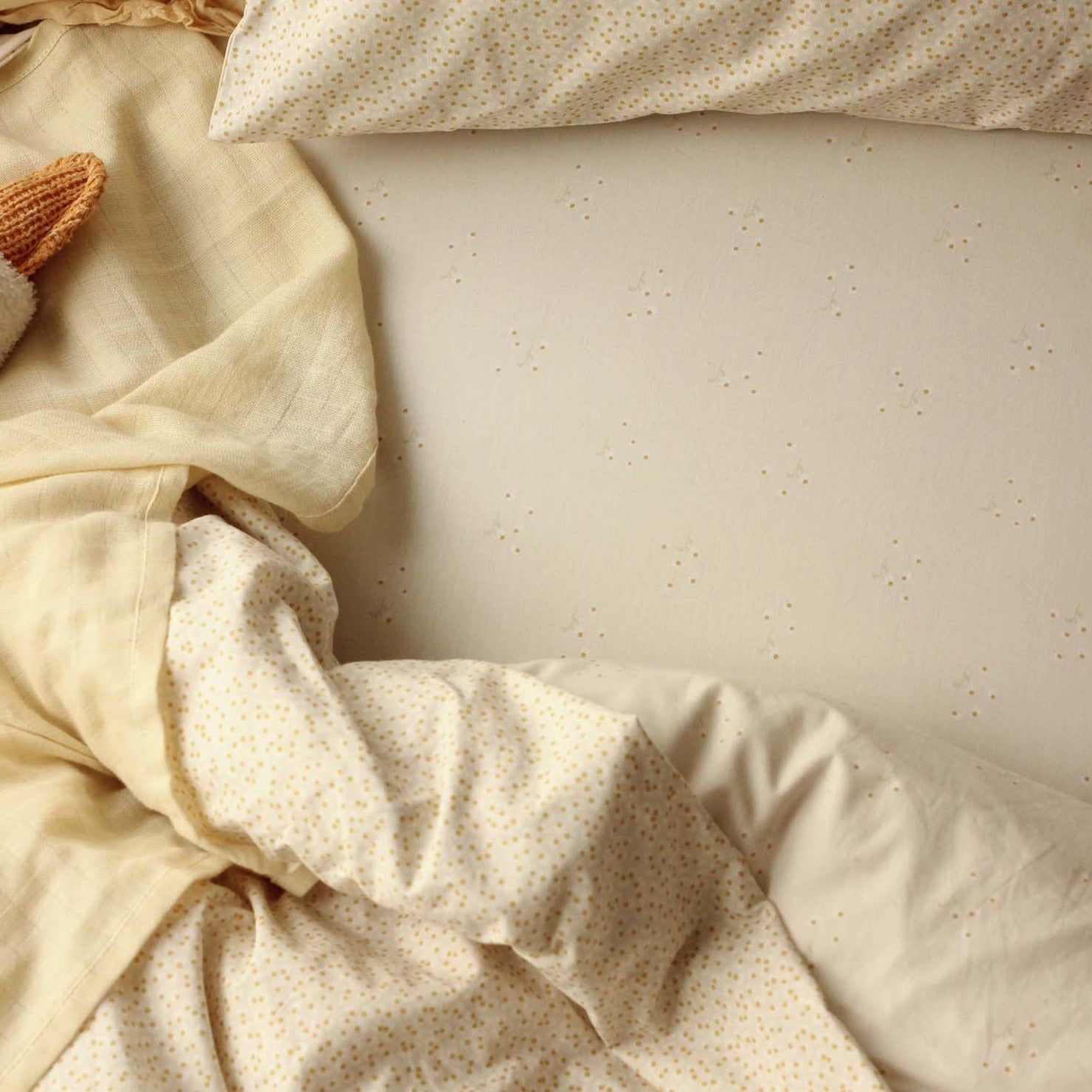 Cotbed Fitted Sheet - Wild Chamomile