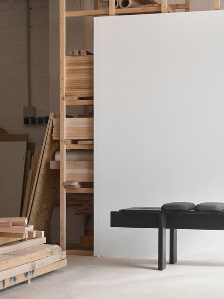 Ueno Bench Black Edition