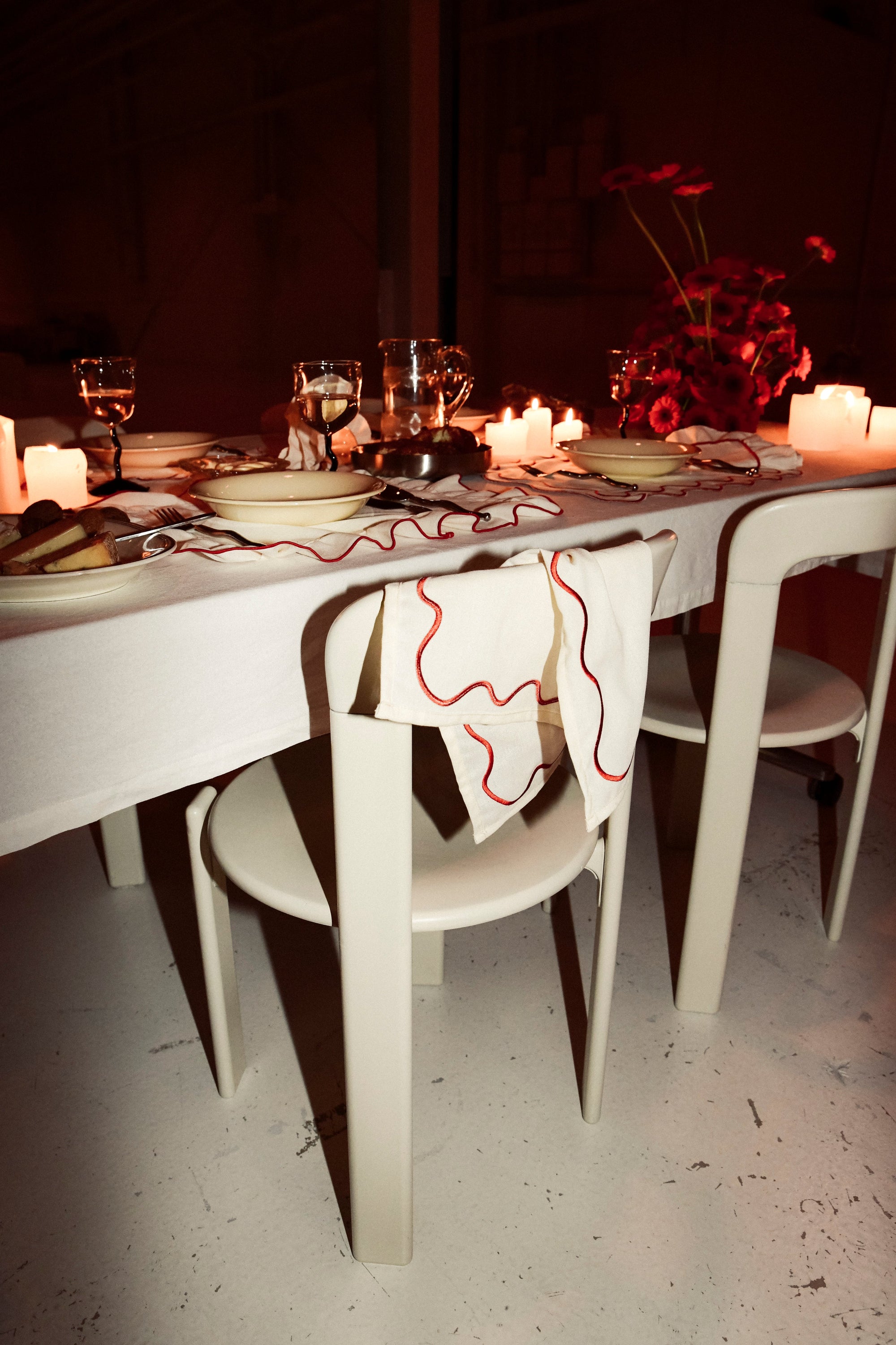 Wavy Napkins Ivory/Red - Set of 2