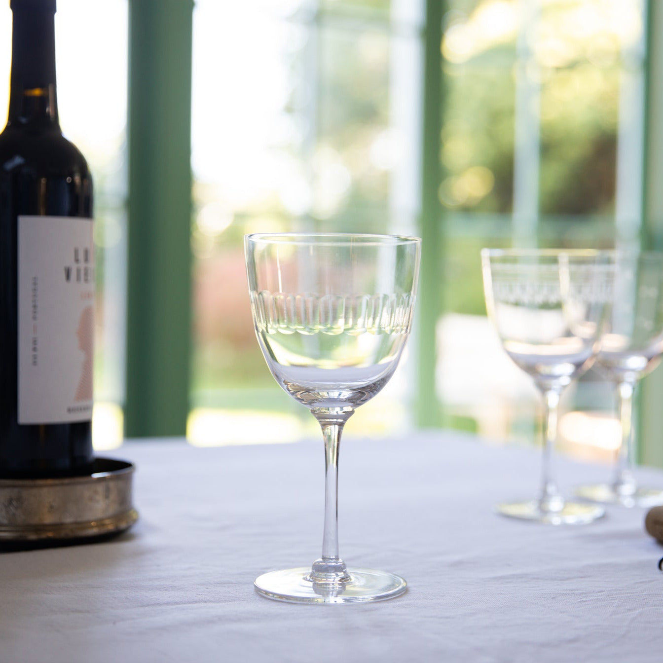 Large Crystal Wine Glasses with Lens Design