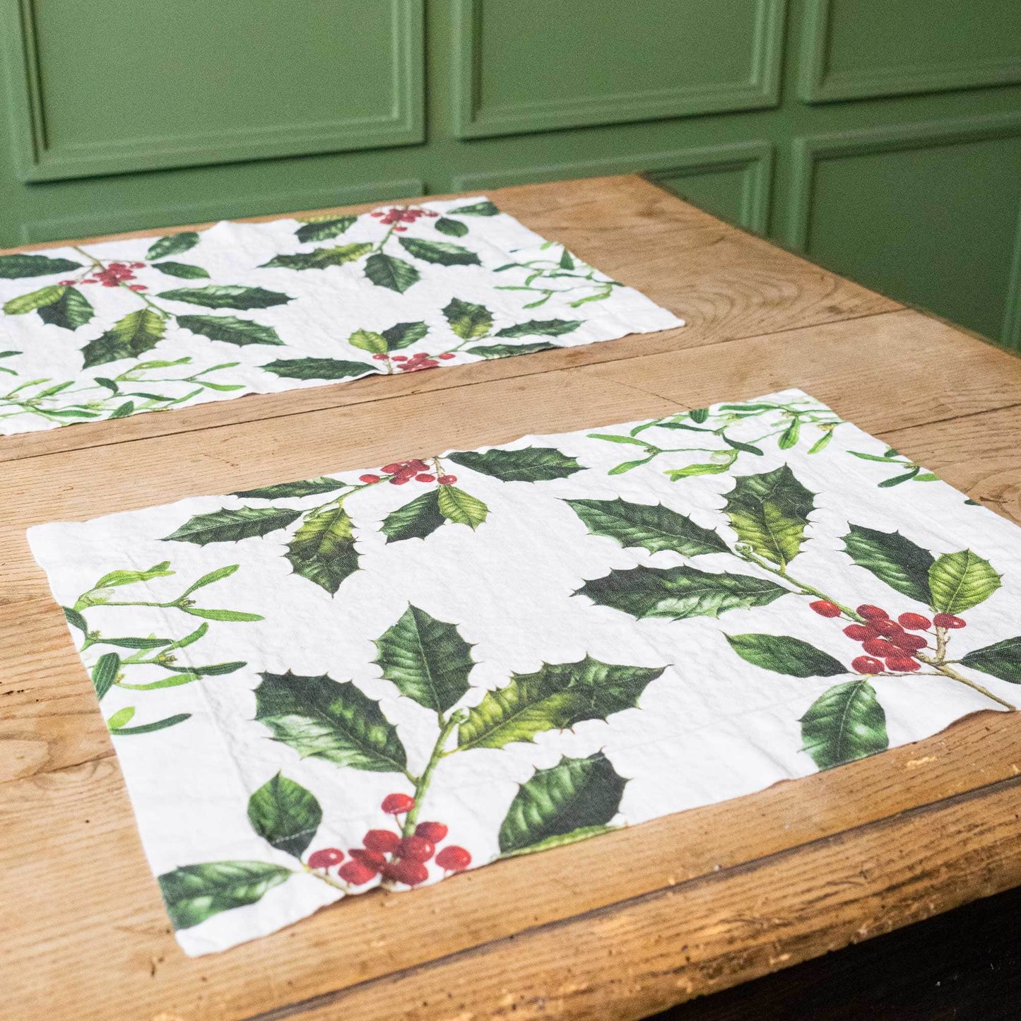 Linen Placemats HOLLY & MISTLETOE Set of 2 White