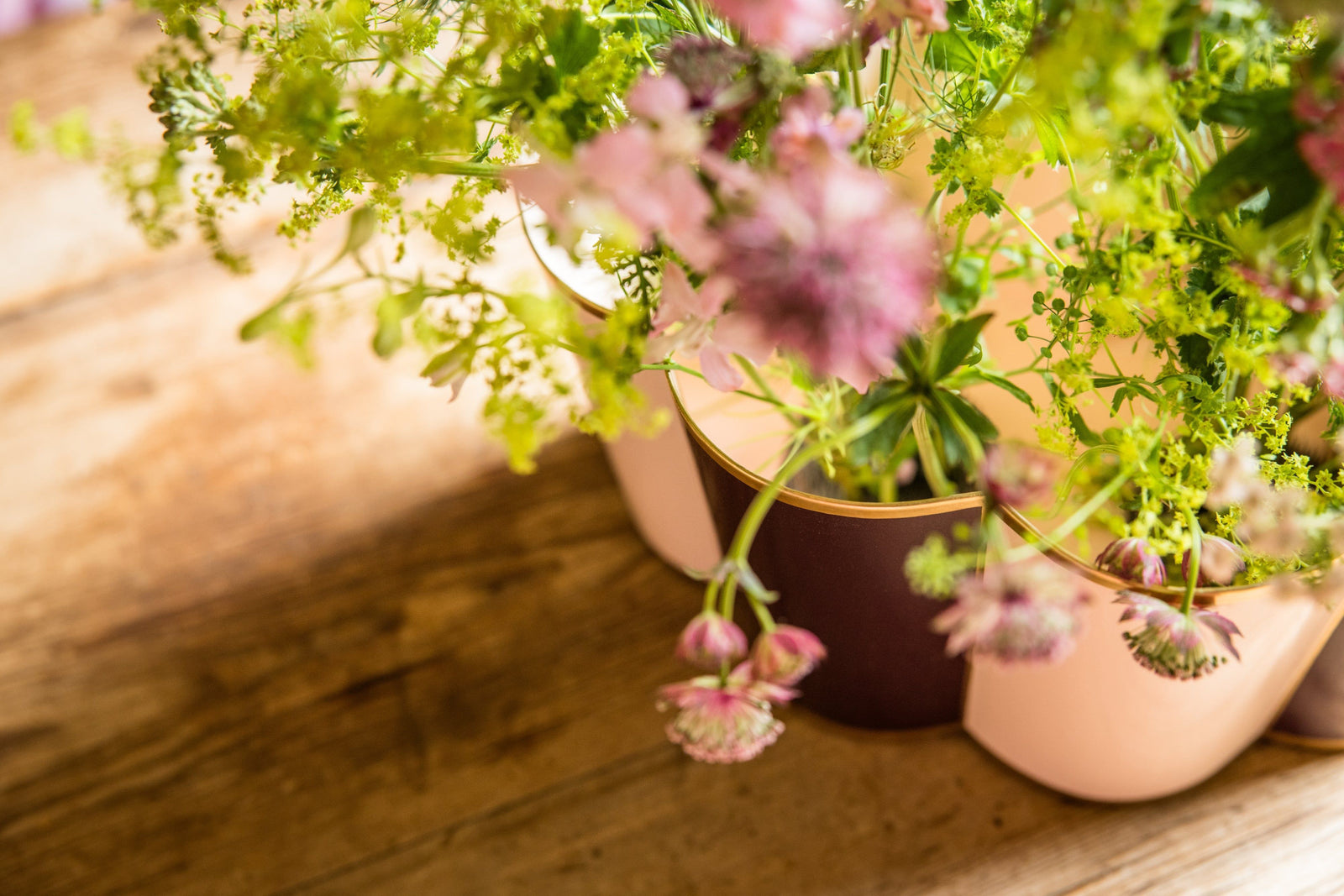 Rounded Scalloped Planter | Large | Rose Pink & Burgundy Red | Striped