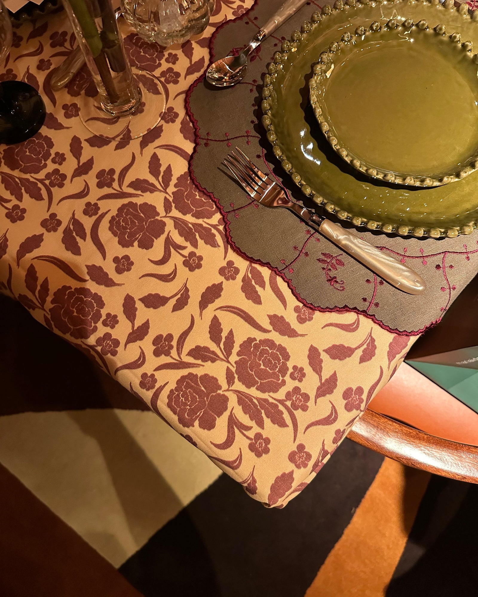 Fiore Tablecloth in Yellow and Bordeaux, Printed in 100% Cotton