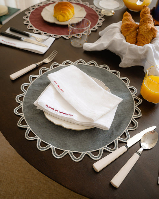 Halo Placemat, Grey with Ecru