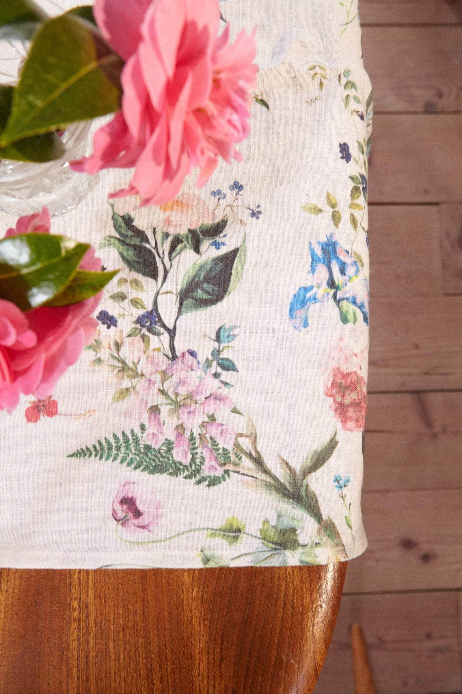 Flora Linen Runner