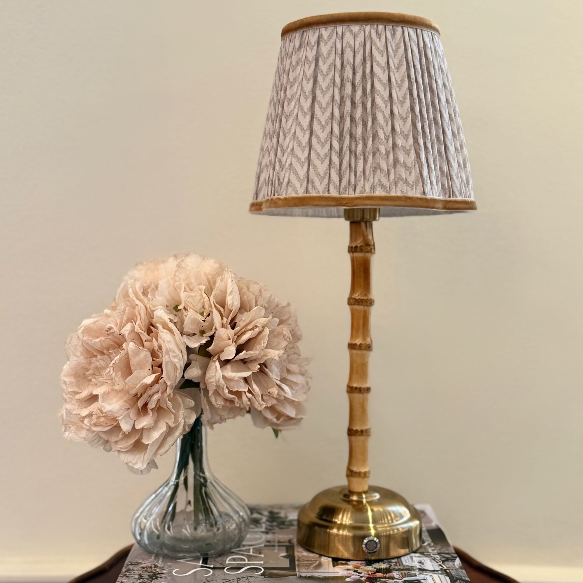 Antibes - Rechargeable Table Lamp (Herringbone)