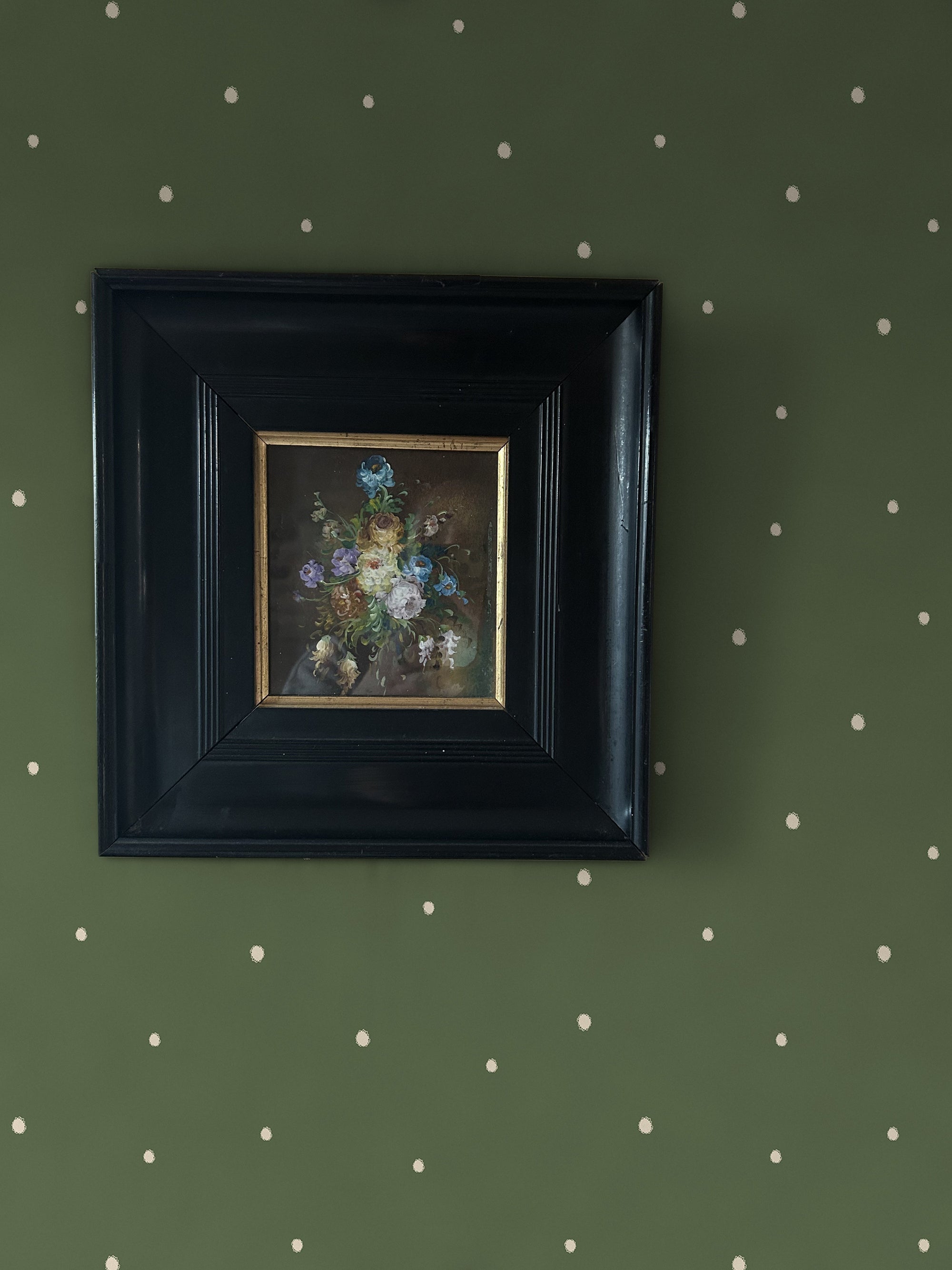 Dolce Daisies Wallpaper, Pistachio, Sample