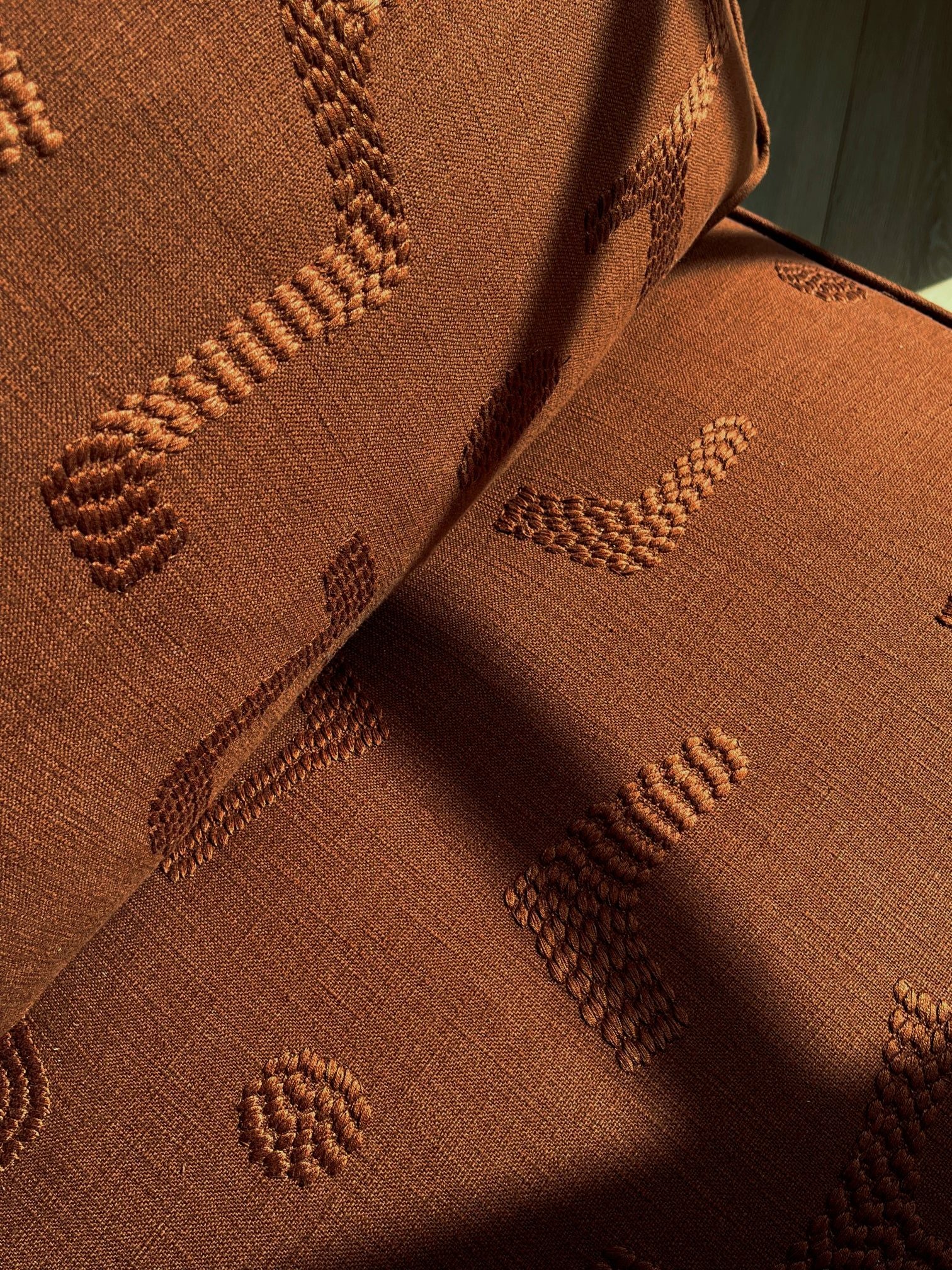 Elio Armchair, Raphia, Tobacco