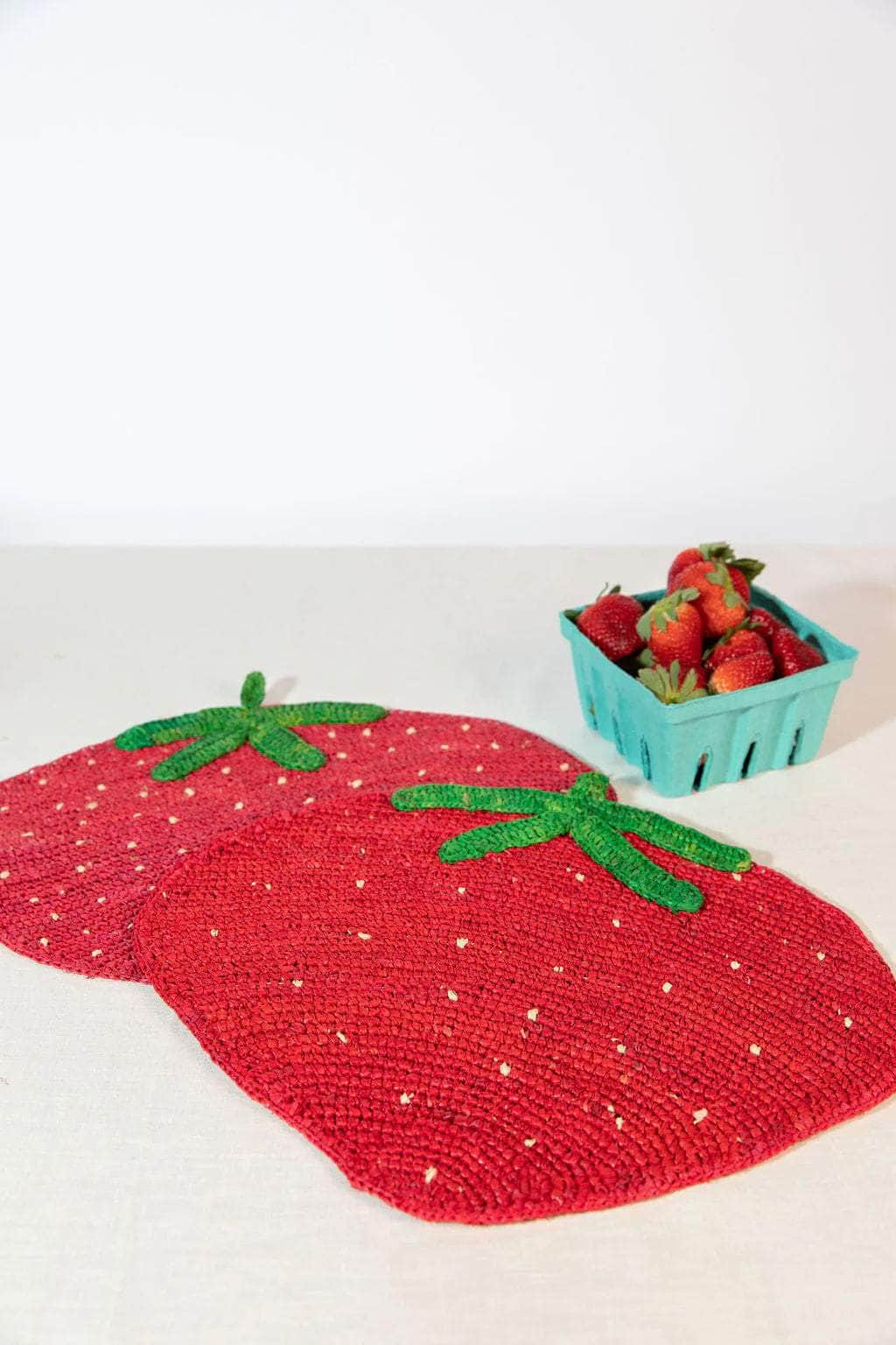 Strawberry raffia placemat, woven tabletop