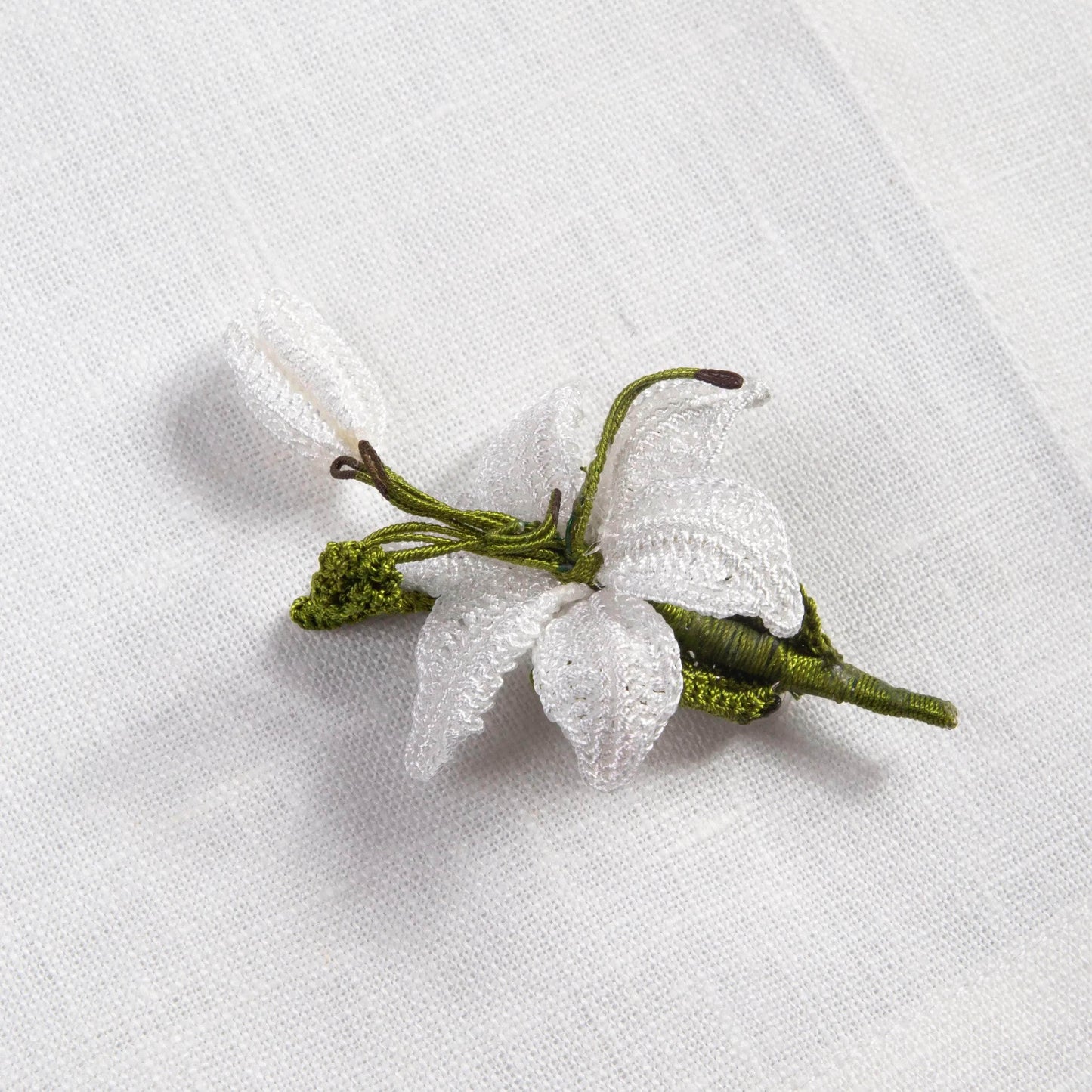 Dinner Napkin w/ Lily Pin