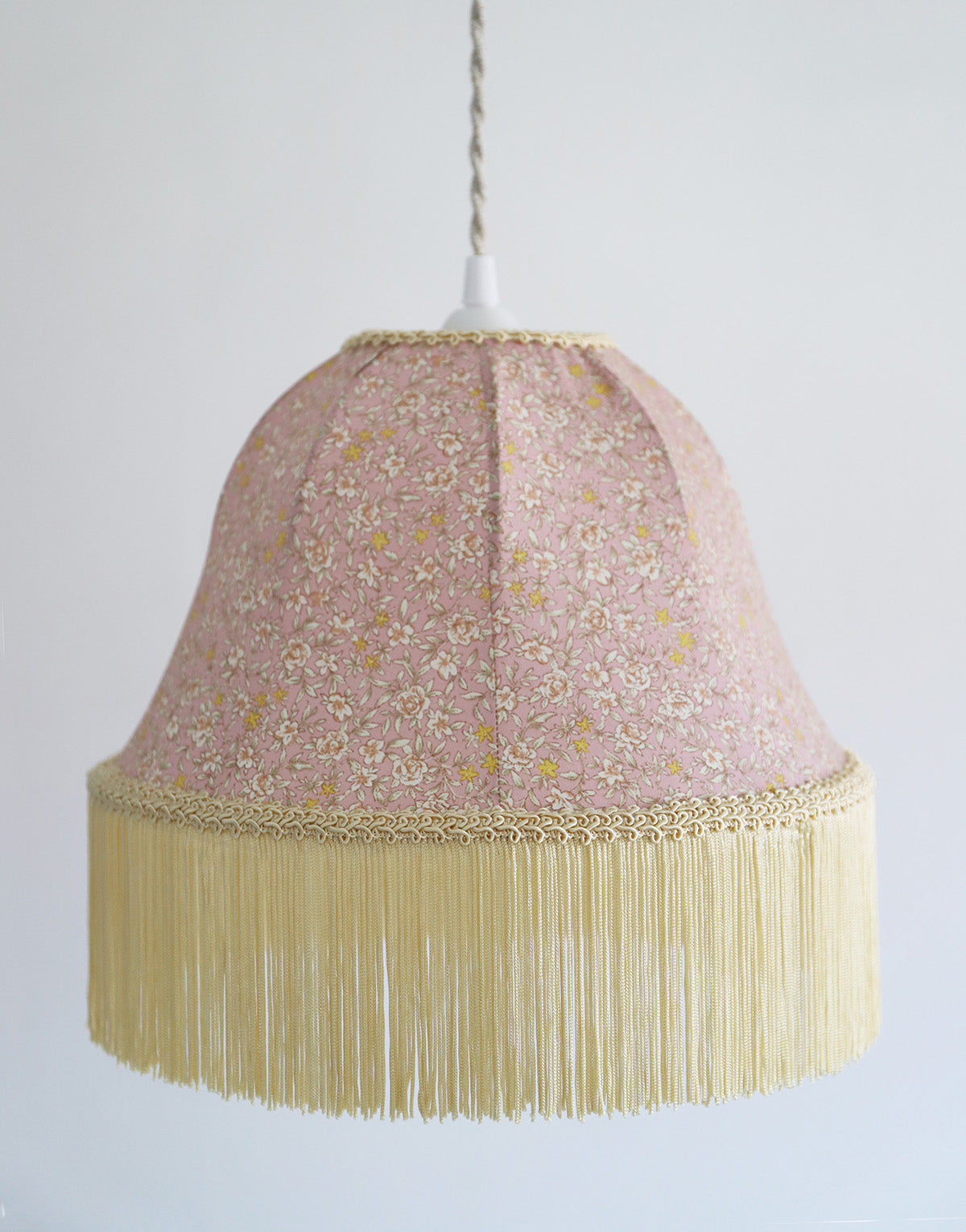 Vintage Bell-Shaped Pendant Light Printed with Fringes