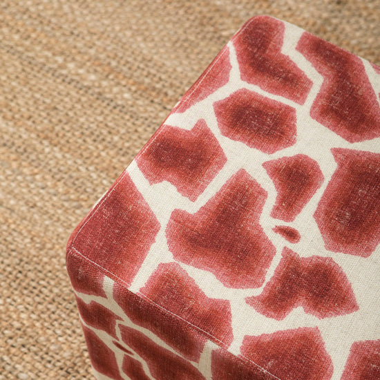 Llanes Calobra Red Pouf