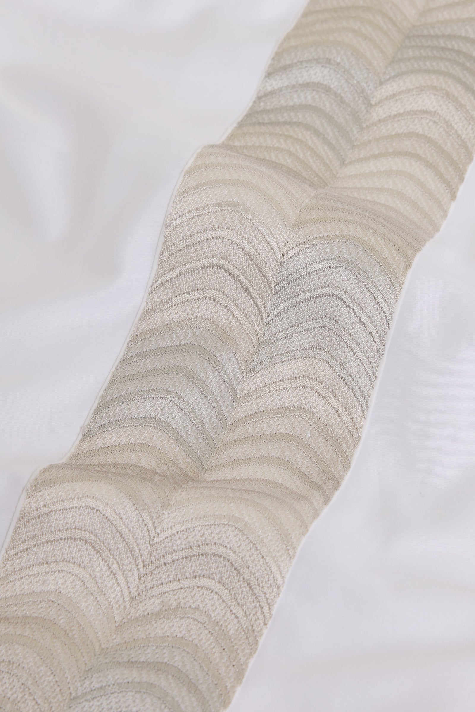 Simar Embroidered Pillowcases - Classic White & Silver