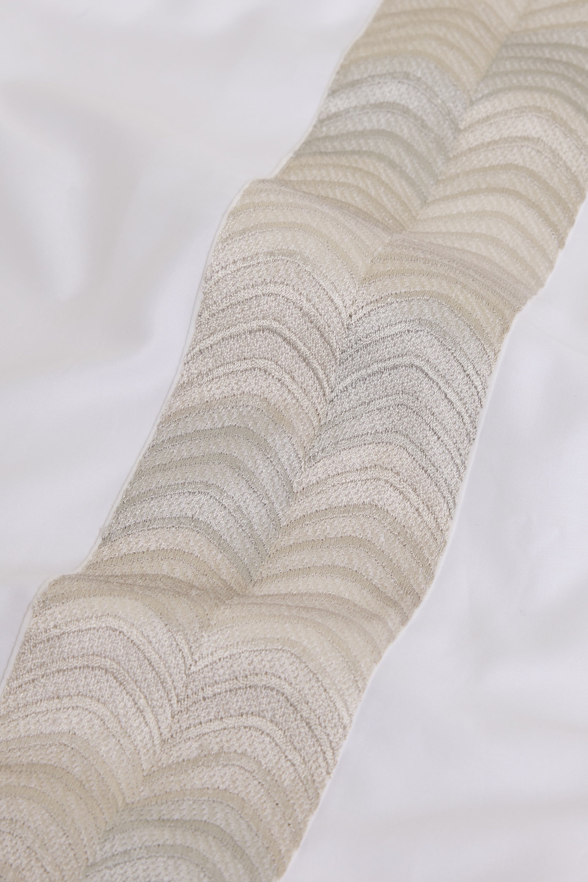 Simar Embroidered Pillowcases - Classic White & Silver