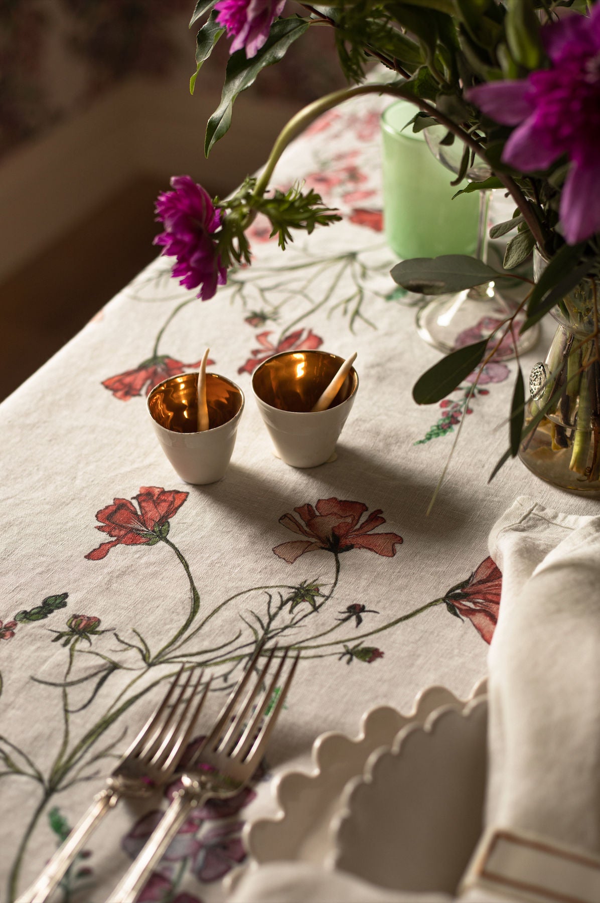 English Cutting Garden Linen Table Cloth