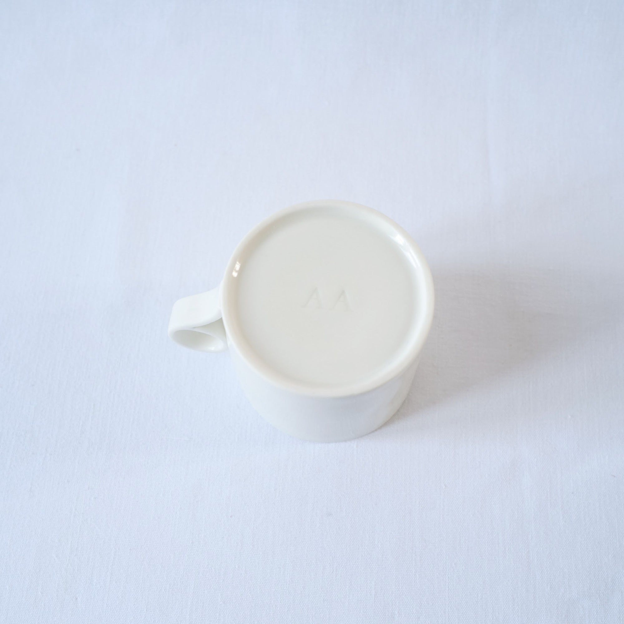 Medium Mug in White