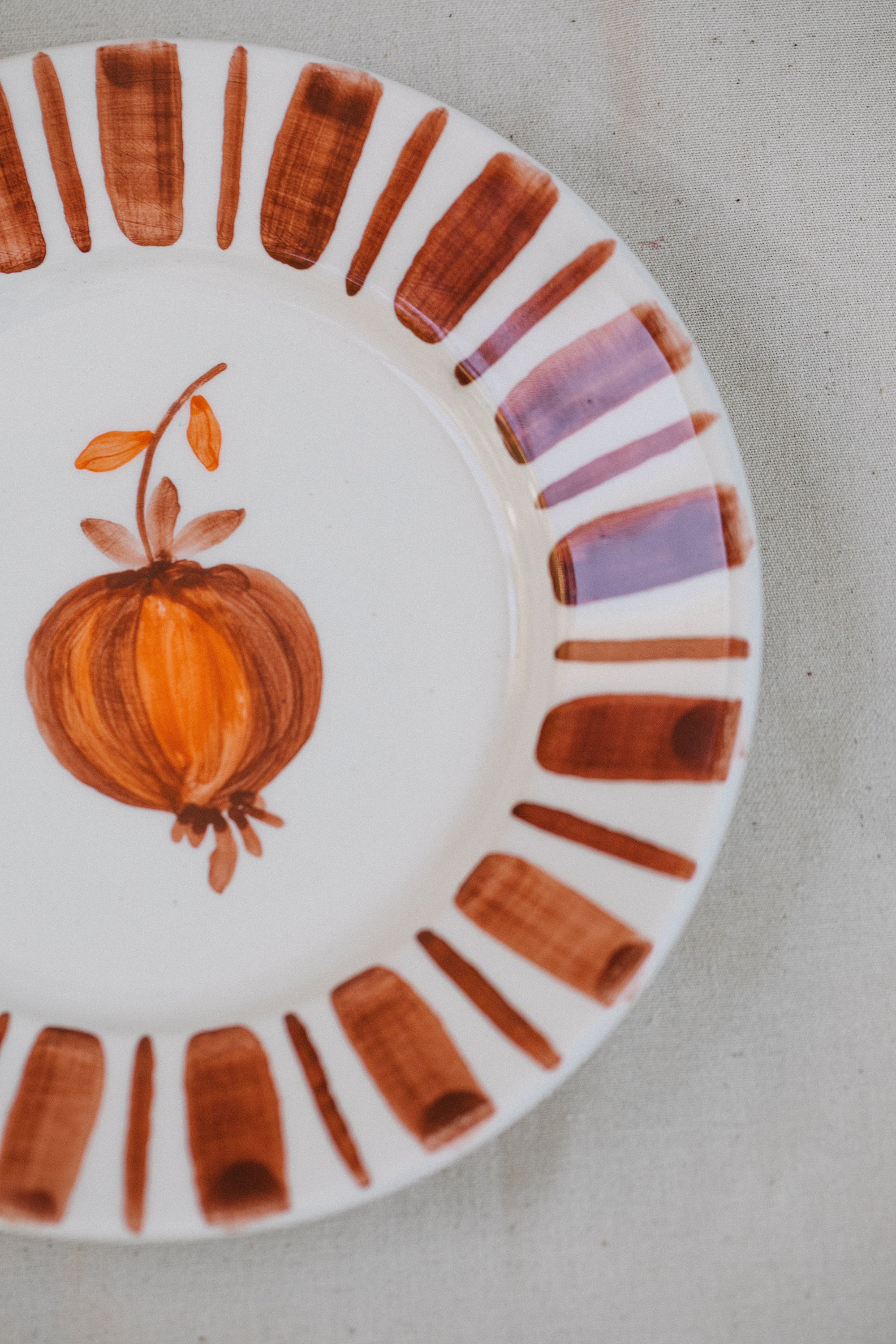 Brown Serving Plate – The Portuguese Chitas