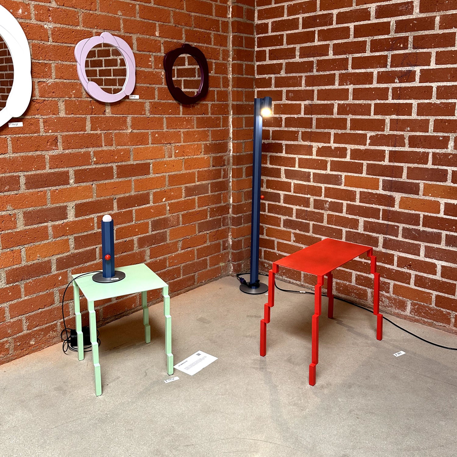 Bug 4040 - Side Table