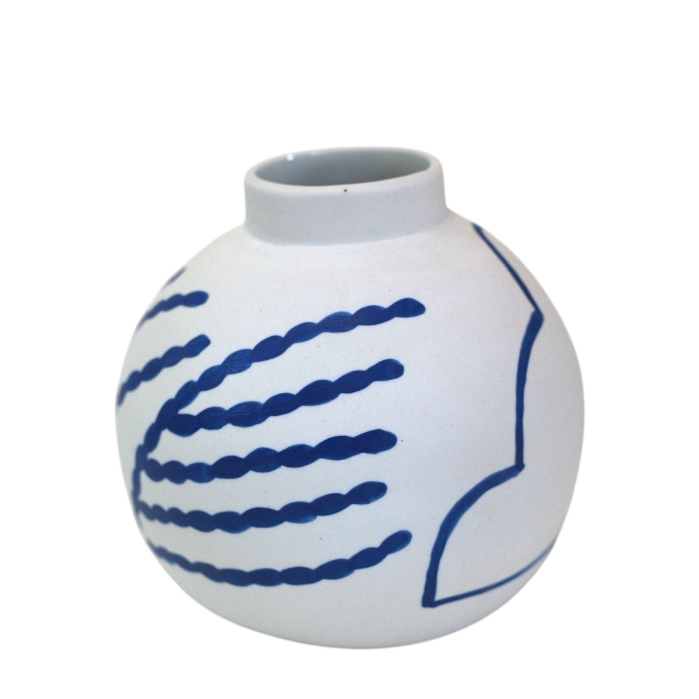 Round Porcelain Vase in Cloud and Coral