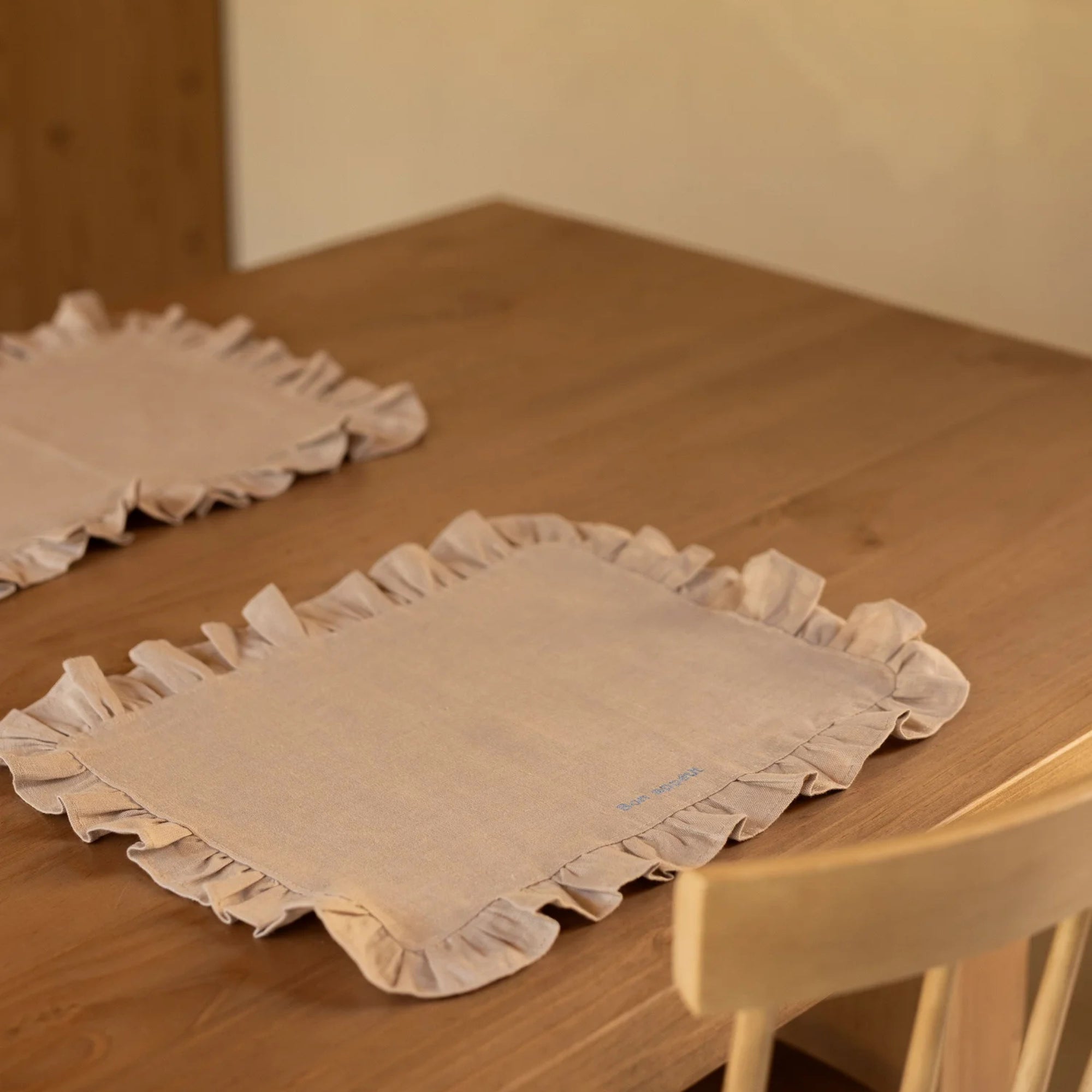 Beige Ruffled Linen Placemats with Embroidery – Set of 2